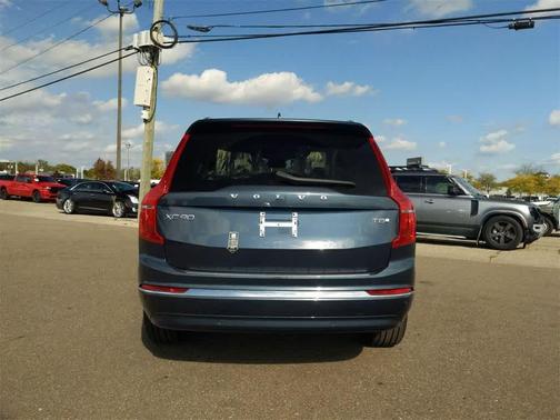 2025 Volvo XC90 Plug-In Hybrid T8 Plus 7-Seater