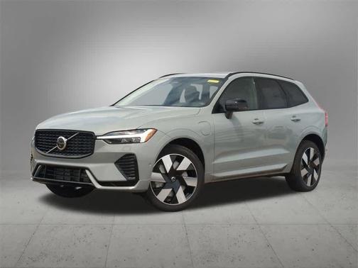 2025 Volvo XC60 Plug-In Hybrid T8 Plus