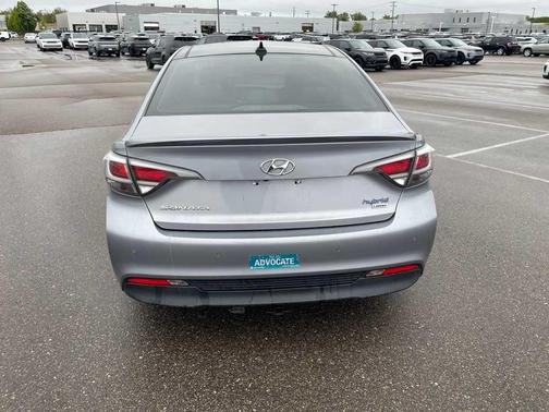 2016 Hyundai SONATA Hybrid Limited