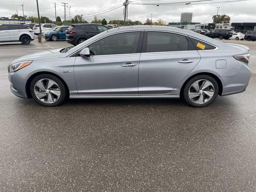 2016 Hyundai SONATA Hybrid Limited