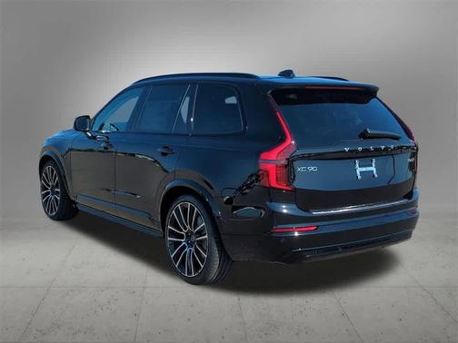 2026 Volvo XC90 B6 Ultra Dark Theme 7-Seater