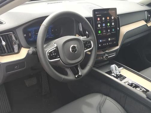 Crystal White Metallic 2026 Volvo XC60 B5 Plus