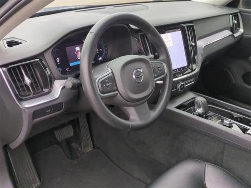 2024 Volvo S60 B5 Core Dark Theme