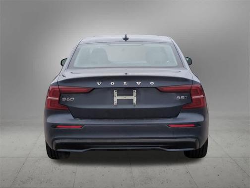 2024 Volvo S60 B5 Core Dark Theme