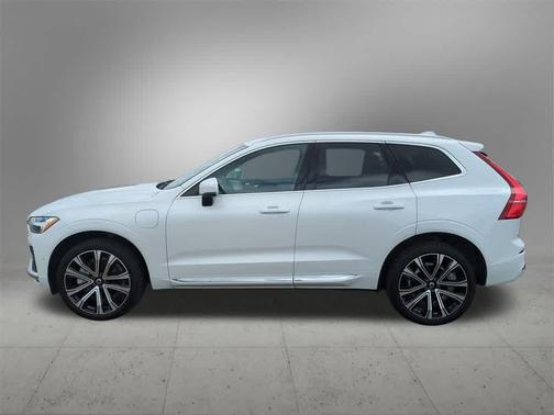 2023 Volvo XC60 Recharge Plug-In Hybrid T8 Ultimate Bright Theme