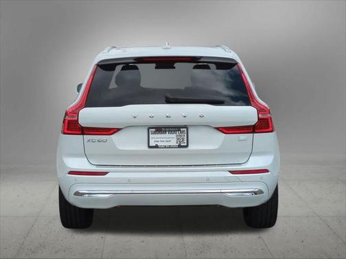 2023 Volvo XC60 Recharge Plug-In Hybrid T8 Ultimate Bright Theme