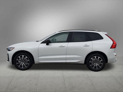 2025 Volvo XC60 B5 Core