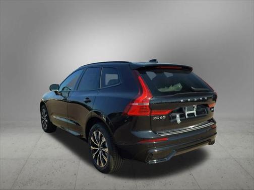2025 Volvo XC60 B5 Core