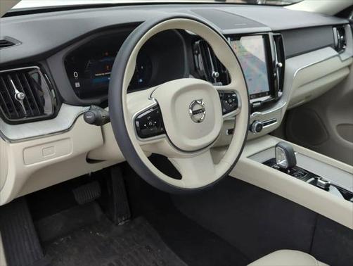 2025 Volvo XC60 B5 Plus