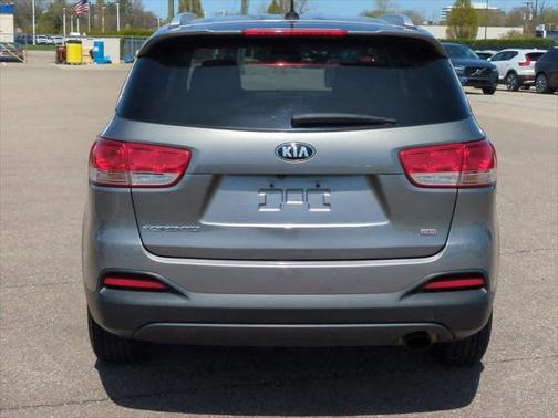 2017 Kia Sorento LX