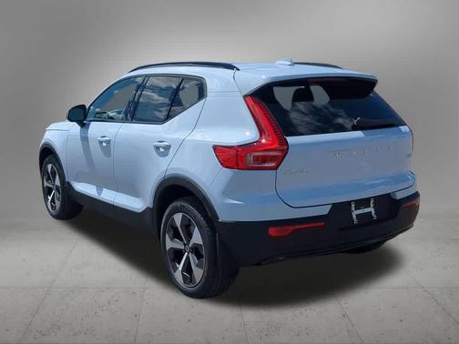 Cloud Blue 2026 Volvo XC40 Plus, B5 AWD Gas (mild hybrid), Dark