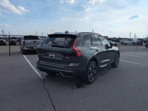 2026 Volvo XC60 B5 Plus