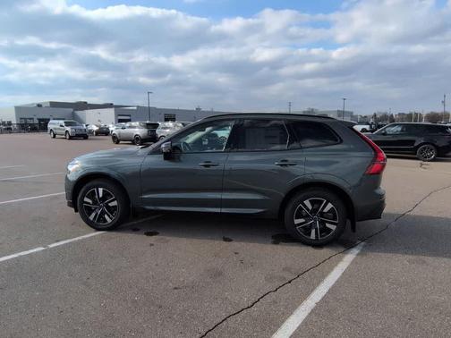 2026 Volvo XC60 B5 Plus