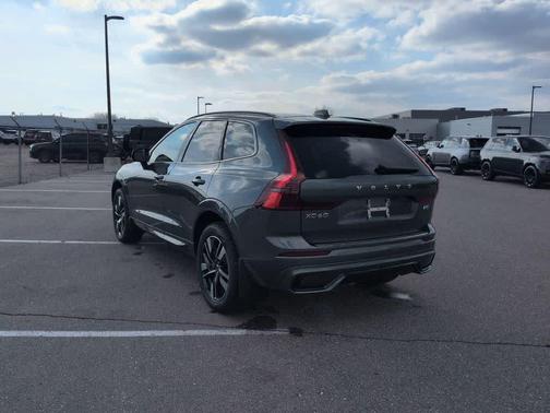 2026 Volvo XC60 B5 Plus