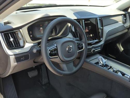 2025 Volvo XC60 B5 Ultra