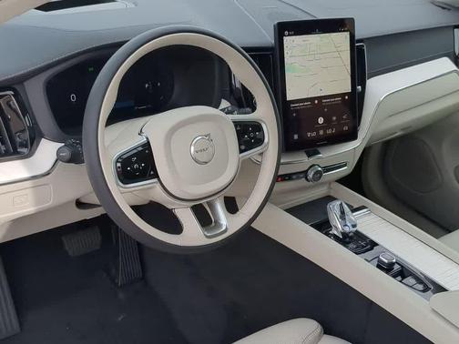 Crystal White Metallic 2026 Volvo XC60 B5 Ultra