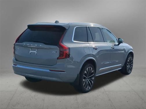 2026 Volvo XC90 B6 Ultra 7-Seater
