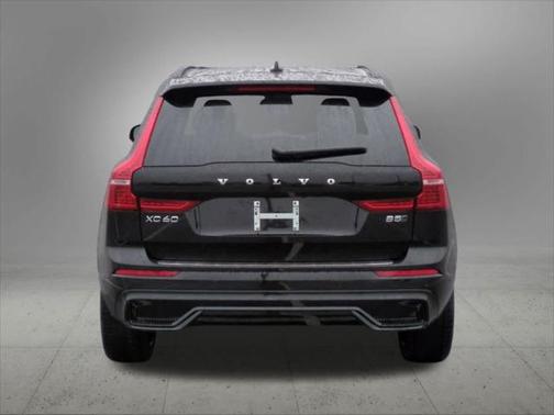 2025 Volvo XC60 B5 Ultra
