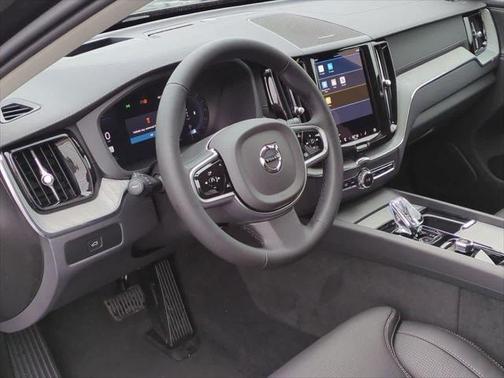 2025 Volvo XC60 B5 Ultra