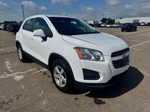 Summit White 2016 Chevrolet Trax LS