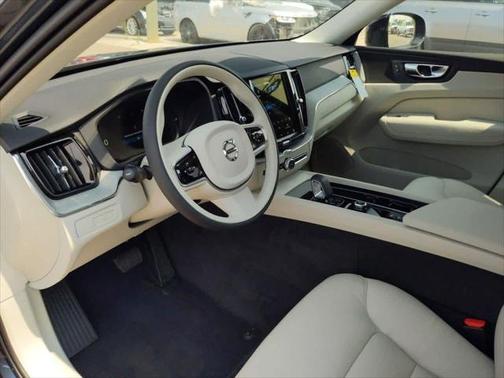 2025 Volvo XC60 Plug-In Hybrid T8 Plus