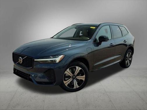 2025 Volvo XC60 Plug-In Hybrid T8 Plus
