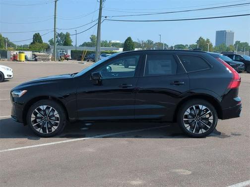 2026 Volvo XC60 B5 Plus