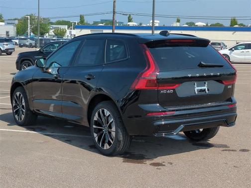 2026 Volvo XC60 B5 Plus