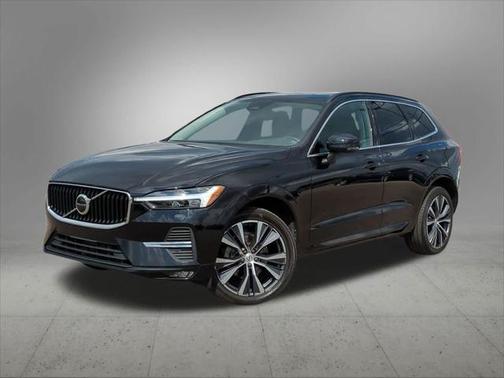 2022 Volvo XC60 B5 Momentum