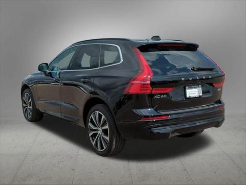 2022 Volvo XC60 B5 Momentum