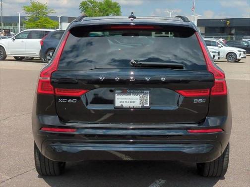 2022 Volvo XC60 B5 Momentum