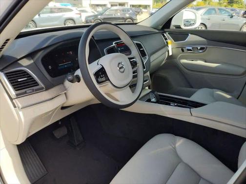 2025 Volvo XC90 Plug-In Hybrid T8 Core 7-Seater