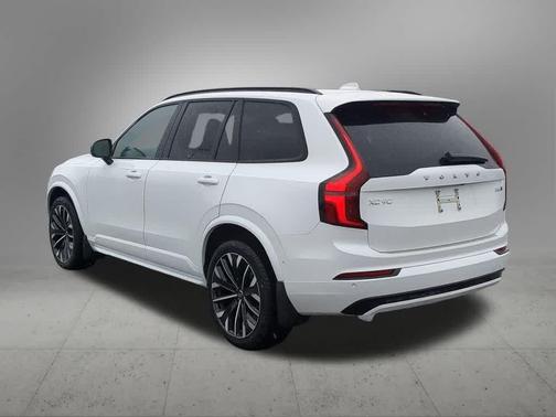 Crystal White Pearl 2026 Volvo XC90 Ultra Dark Theme, B6 AWD Gas (mild hybrid), Gasoline, 6 Seats