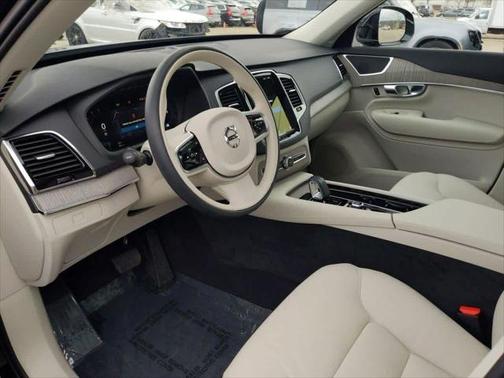 2025 Volvo XC90 B6 Plus 7-Seater