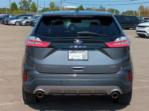2022 Ford Edge Titanium