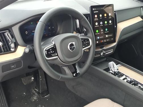 2026 Volvo XC60 B5 Core