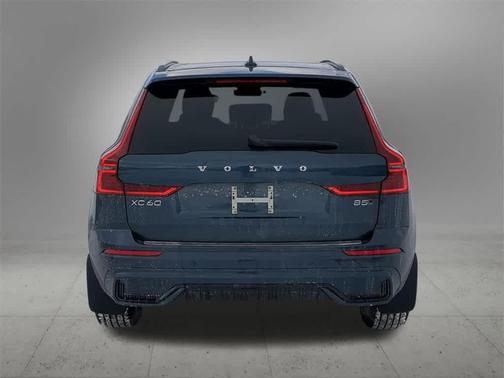 2026 Volvo XC60 B5 Core