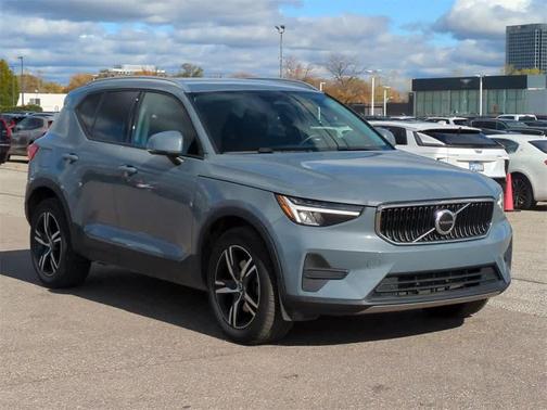 2023 Volvo XC40 B5 Core