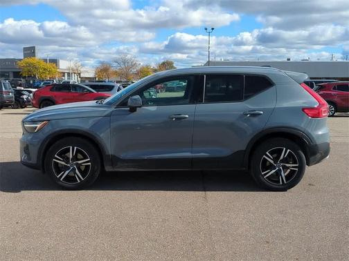 2023 Volvo XC40 B5 Core