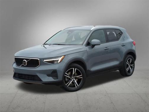 2023 Volvo XC40 B5 Core