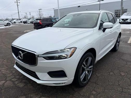 2021 Volvo XC60 T5 Momentum