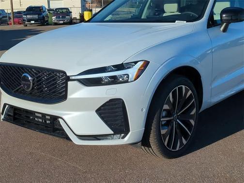 2026 Volvo XC60 B5 Ultra