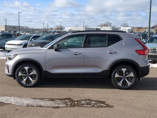 2026 Volvo XC40 B5 Plus