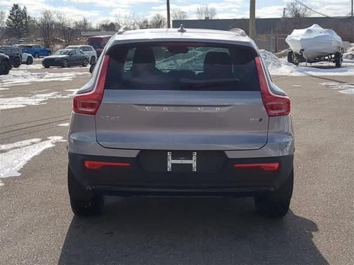 2026 Volvo XC40 B5 Plus