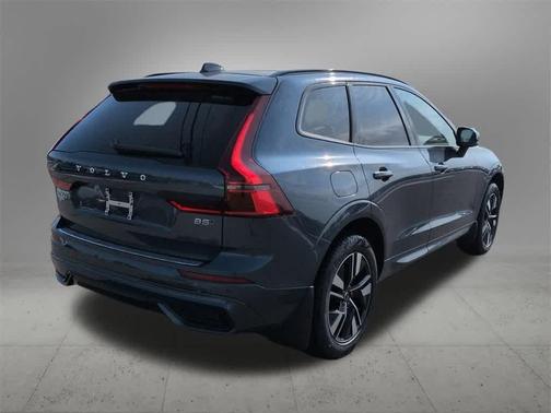 2026 Volvo XC60 B5 Plus