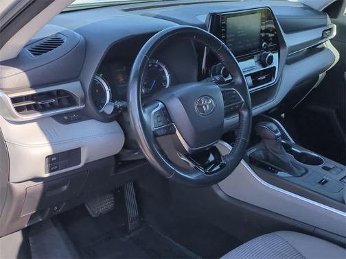 2021 Toyota Highlander Hybrid LE