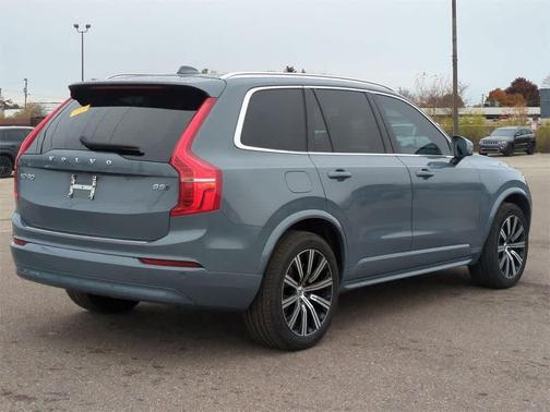 2023 Volvo XC90 B5 Core