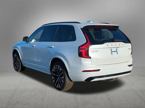Crystal White Pearl 2026 Volvo XC90 Ultra Dark Theme, B6 AWD Gas (mild hybrid), Gasoline, 7 Seats