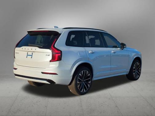 Crystal White Pearl 2026 Volvo XC90 Ultra Dark Theme, B6 AWD Gas (mild hybrid), Gasoline, 7 Seats
