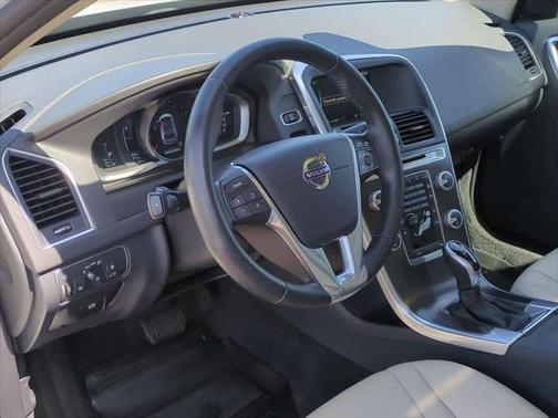 2016 Volvo XC60 T5 Premier